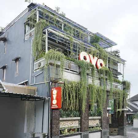 Super Oyo 444 Rafitha Homestay Baturetno Экстерьер фото