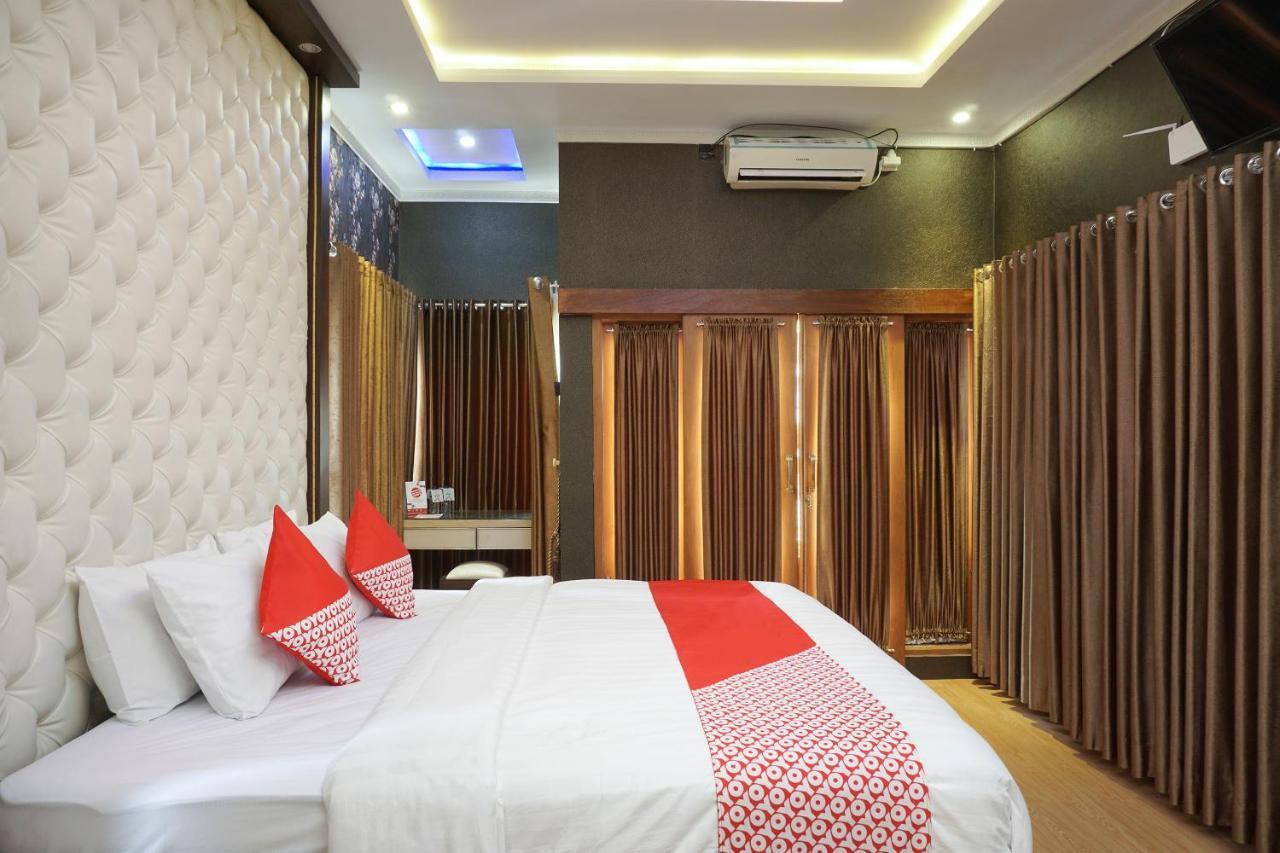 Super Oyo 444 Rafitha Homestay Baturetno Экстерьер фото