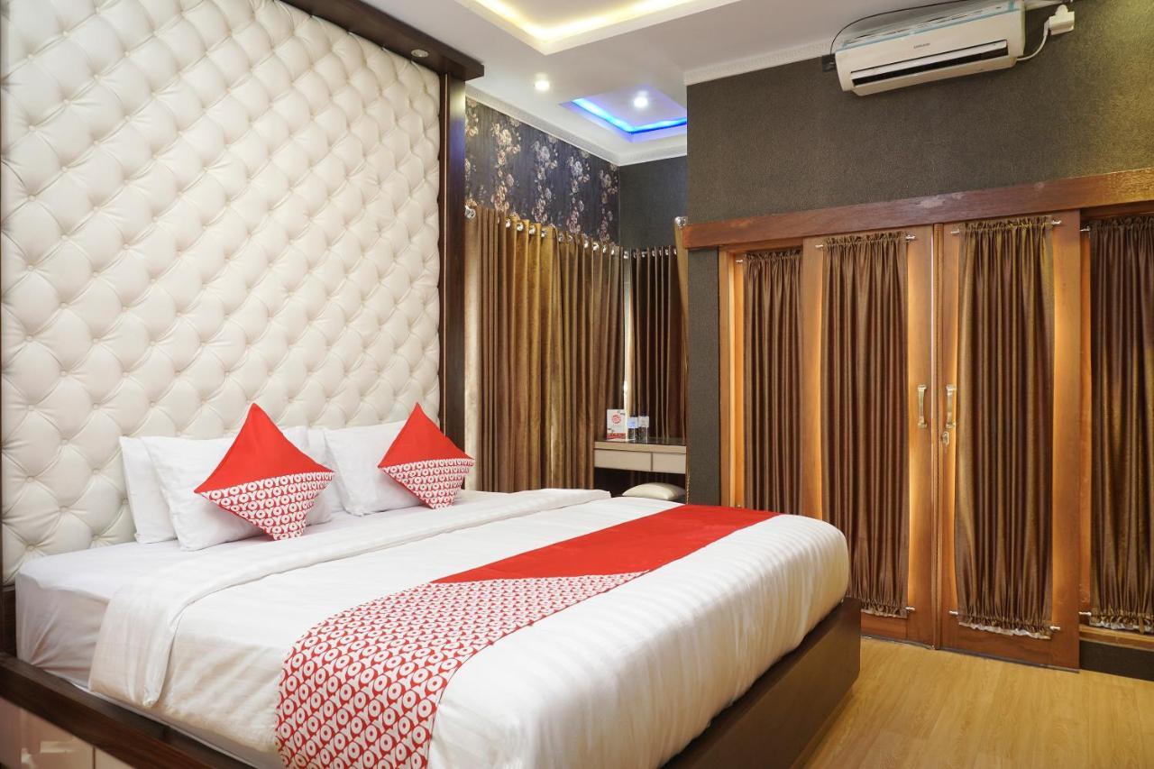 Super Oyo 444 Rafitha Homestay Baturetno Экстерьер фото